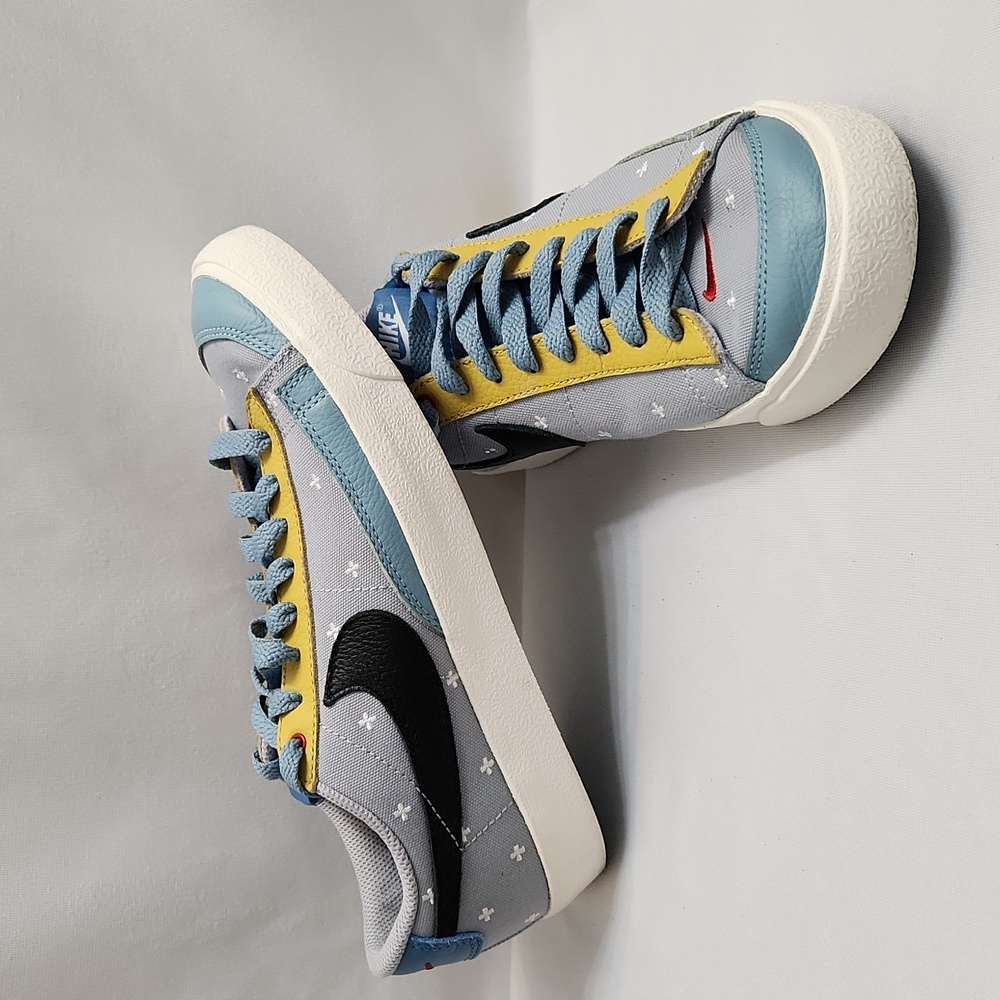 Nike Blazer Low '77 Jumbo SE Blue Yellow Sneakers (W Size 7)